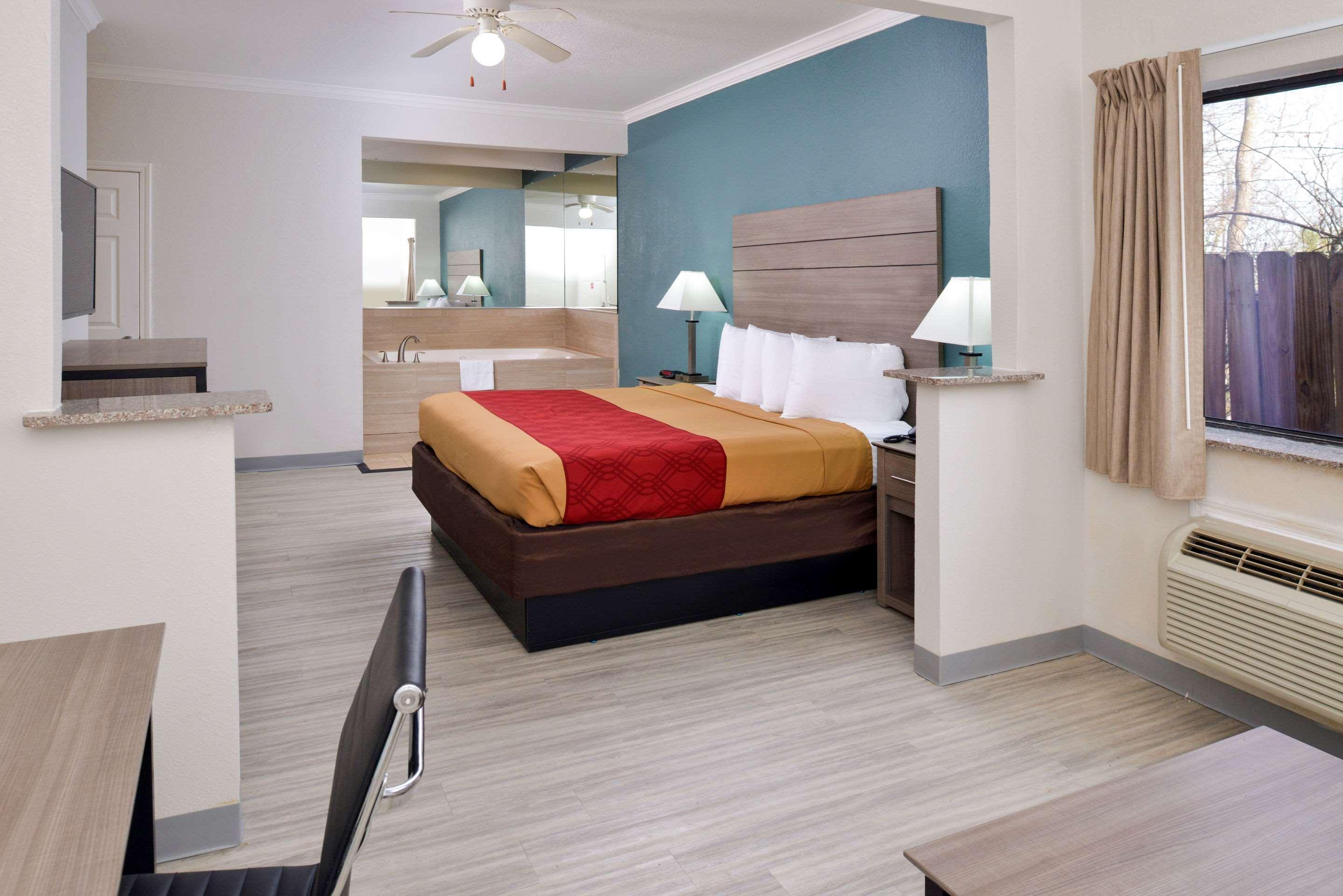 Econo Lodge Inn & Suites Port Arthur Near Sabine Pass Exteriör bild